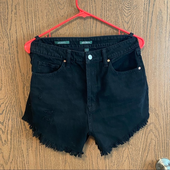 HIGHWASTED SHORTS - Picture 2 of 5